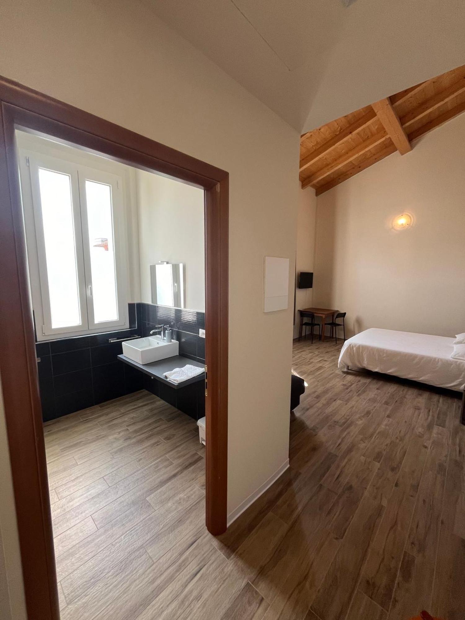 Casa Nel Borgo Di Capraia 蒙特鲁朴·菲奥伦蒂诺 外观 照片